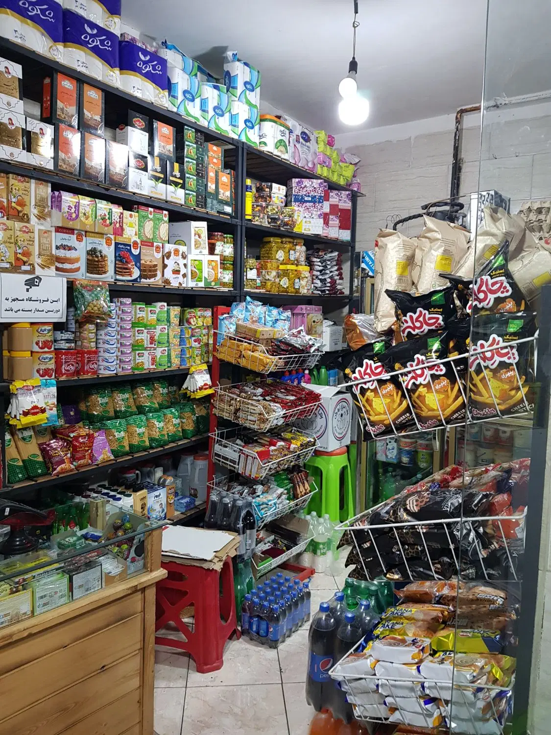 اجاره مغازه ۱۴متر دو نبش،سوپر مارکت فعال،پاخور خوب