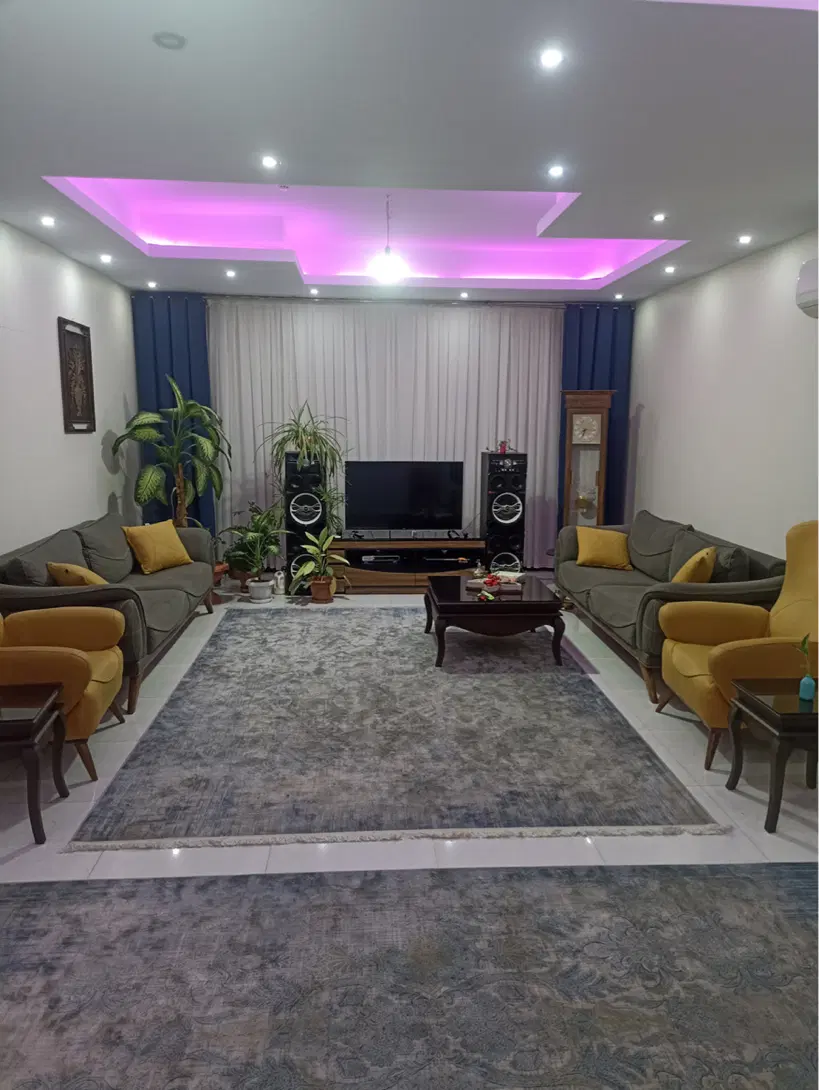 ۸۵متر_فول _سند دار_خوش نقشه_روبروی باغ سیب