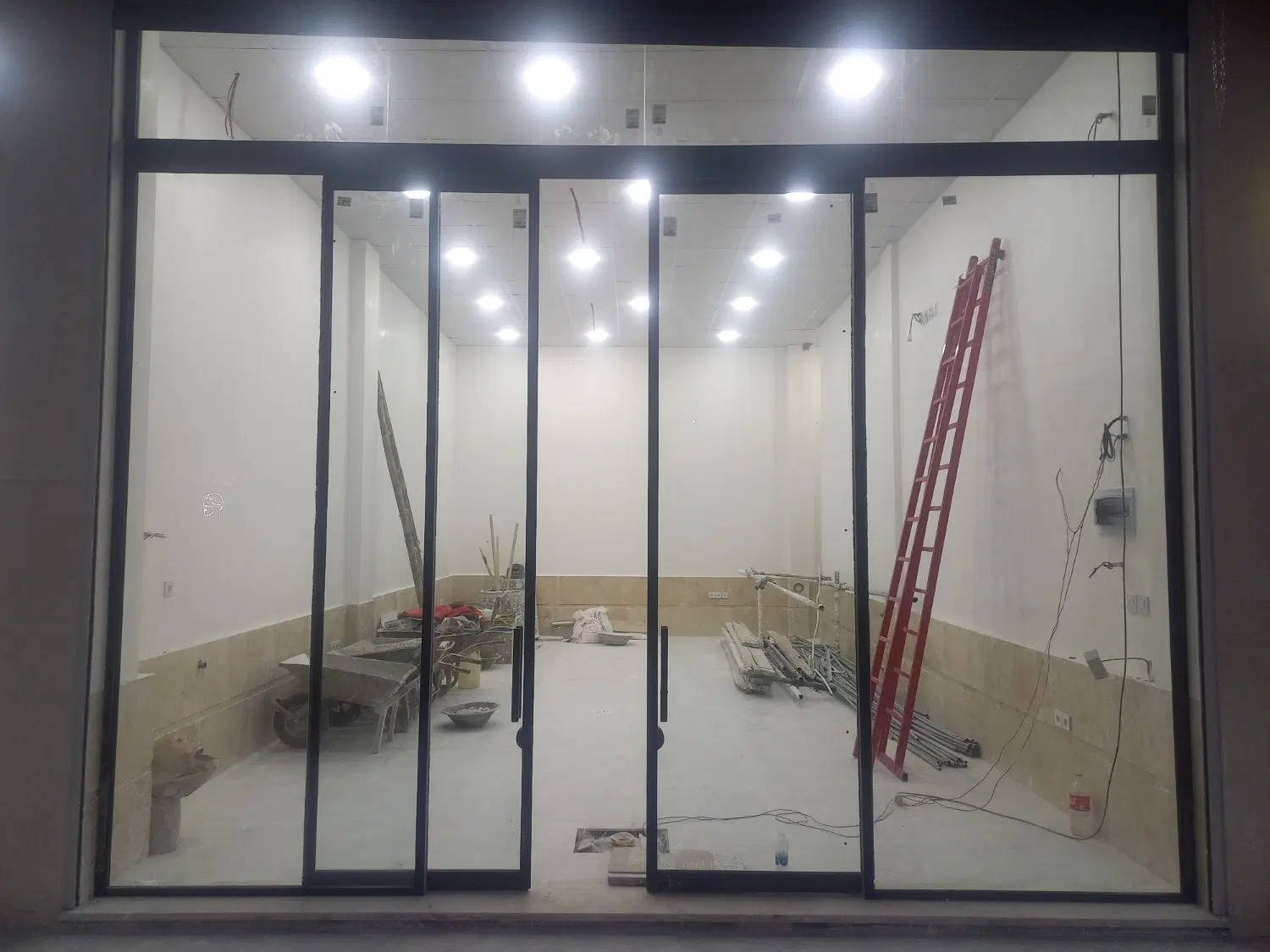 مغازه ۶۰ متری تجاری دائم رهن و اجاره