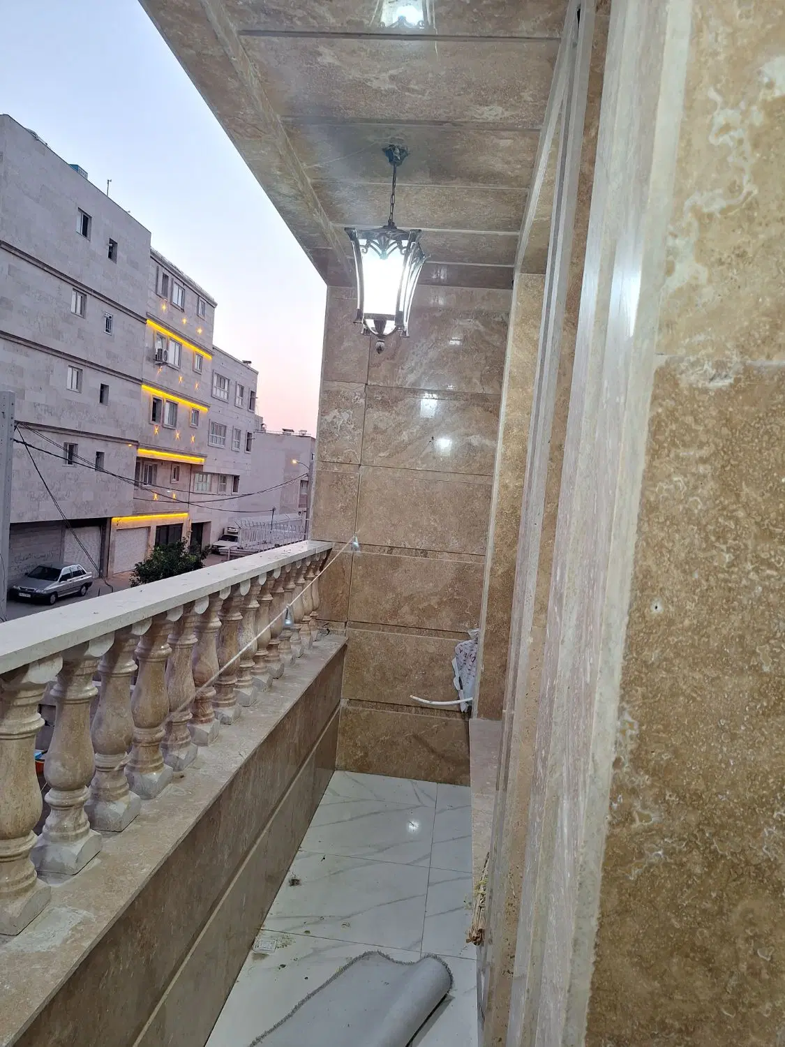 فروش طبقه دوم حیاط دار