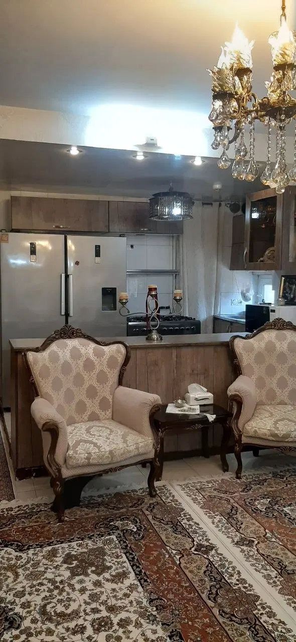 ۸۱ متری شهرک بهاران