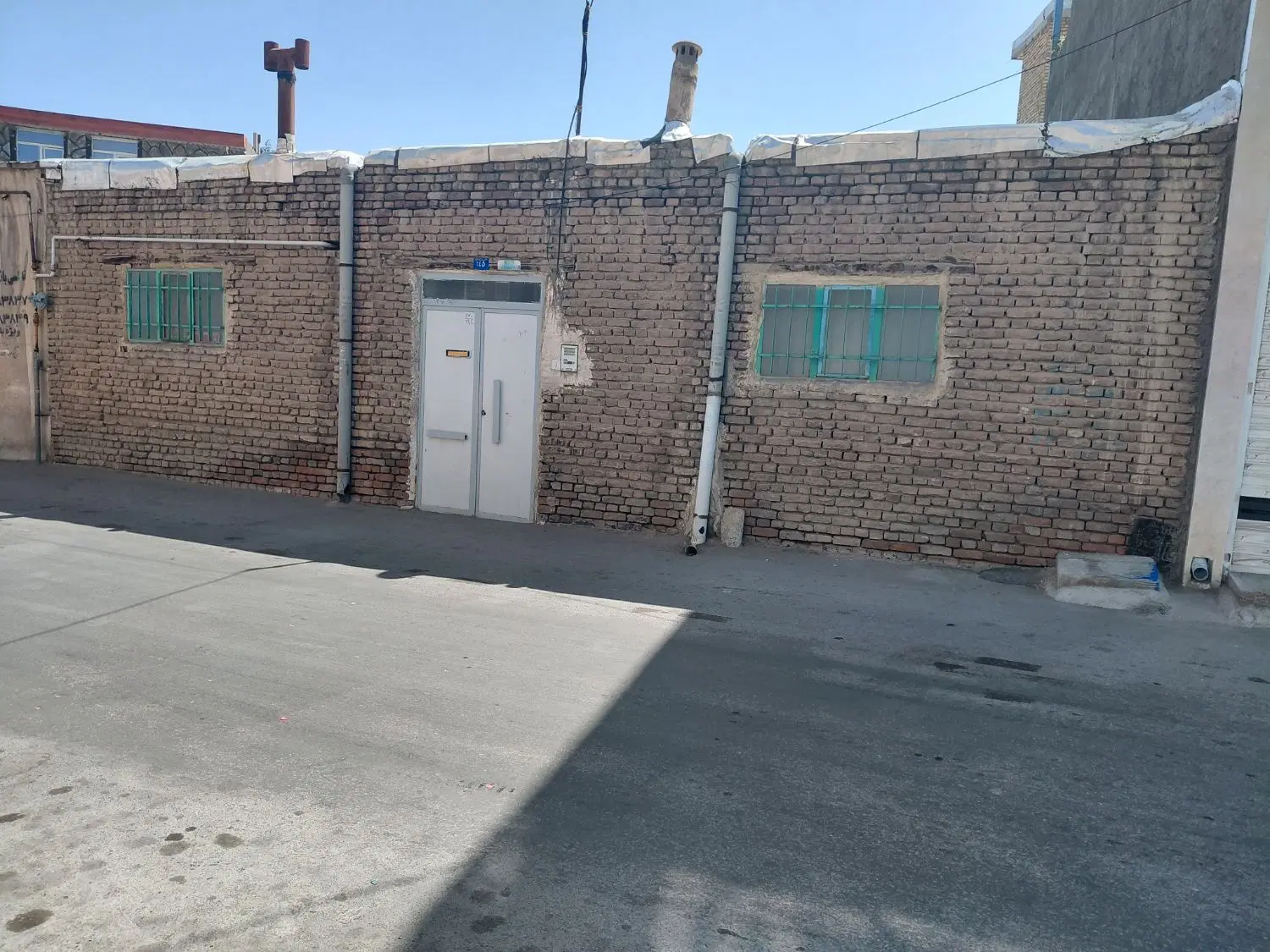 حیاط ویلایی دو کله