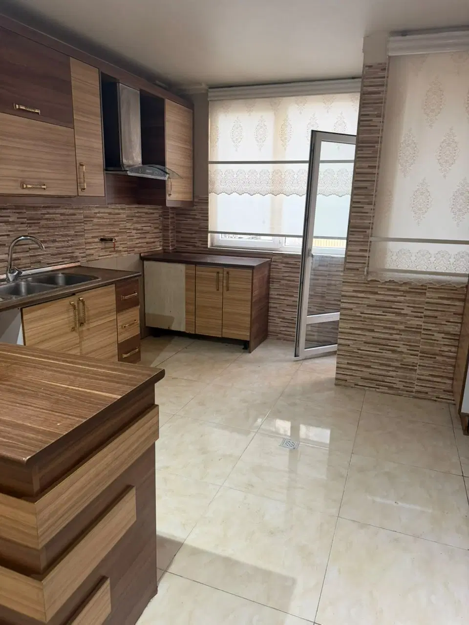 آپارتمان 90متری  تک واحدی