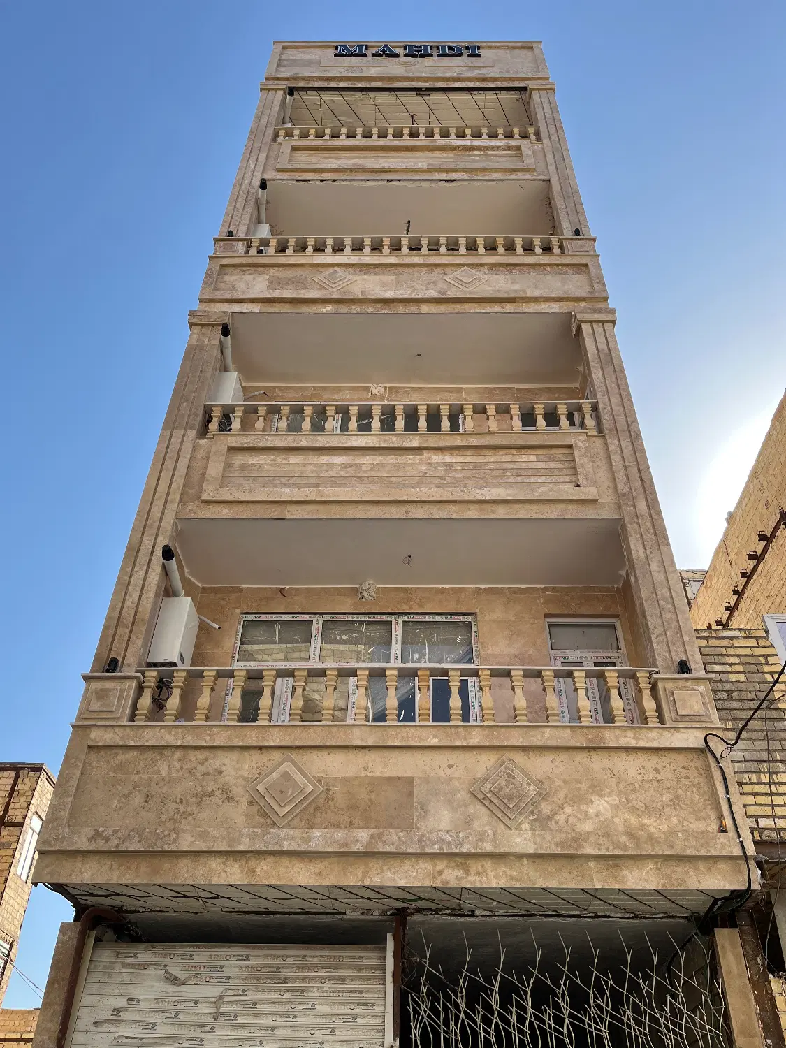 آپارتمان ۱۲۰ متری مهندسی ساز