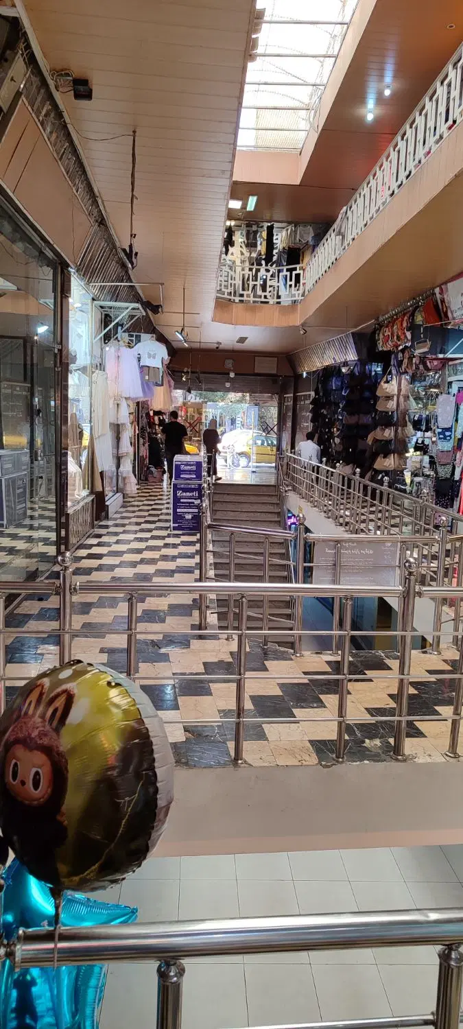 مغازه فروشی بازار مرکزی (شریعتی )