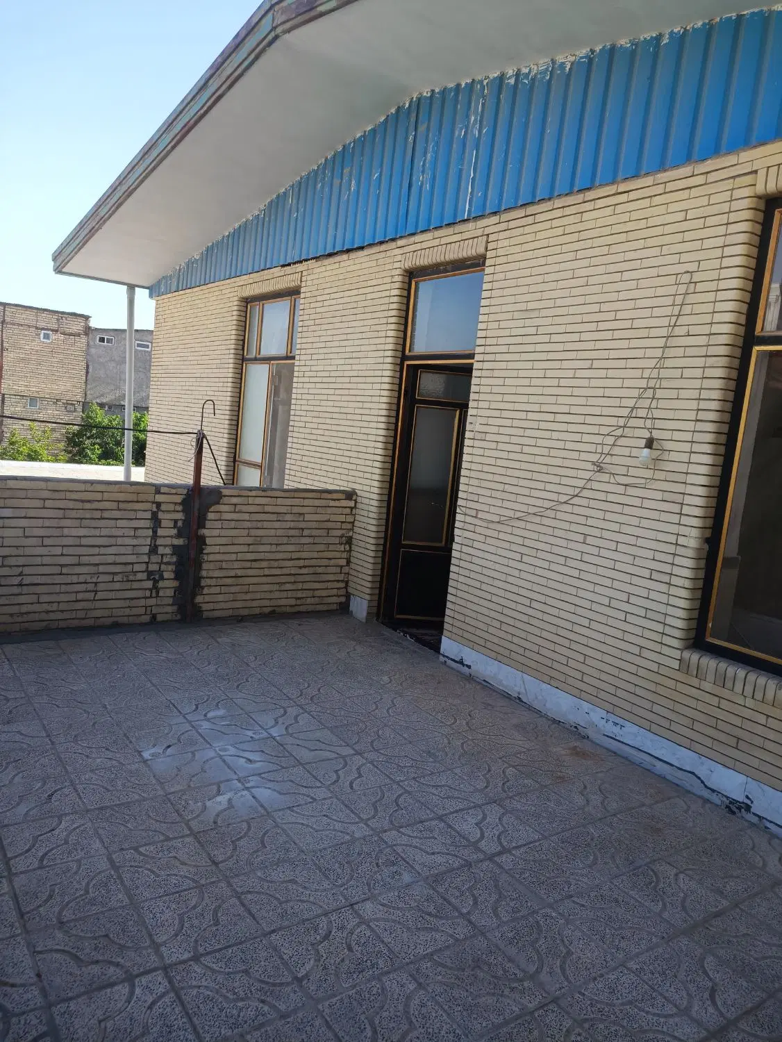 آپارتمان سه خواب ۱۵۰ متر طبقه دو