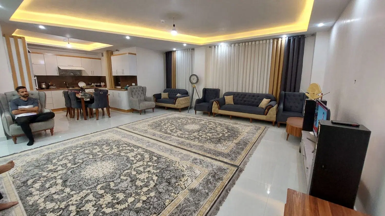 تک واحدی سنددارطبقه آخر