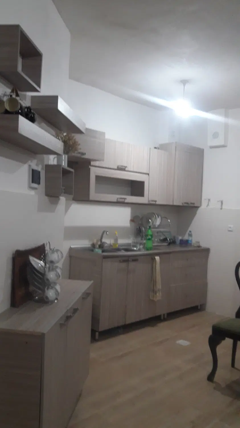ویلای ۱۰۰۰متری باساختمان نمای سنتی وشیک