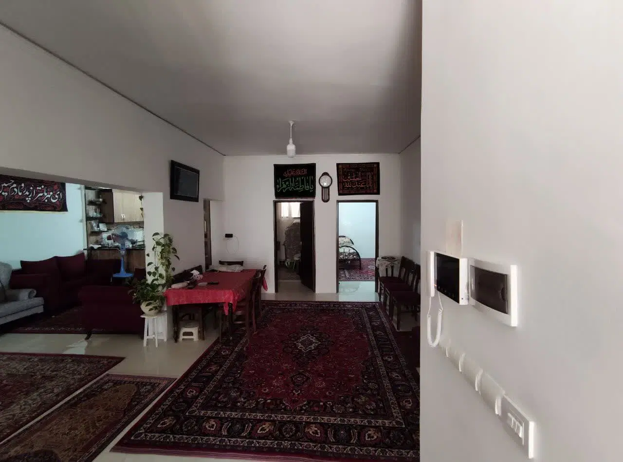 ویلایی ۲۶۰ متر ملکی خیابان دانشگاه