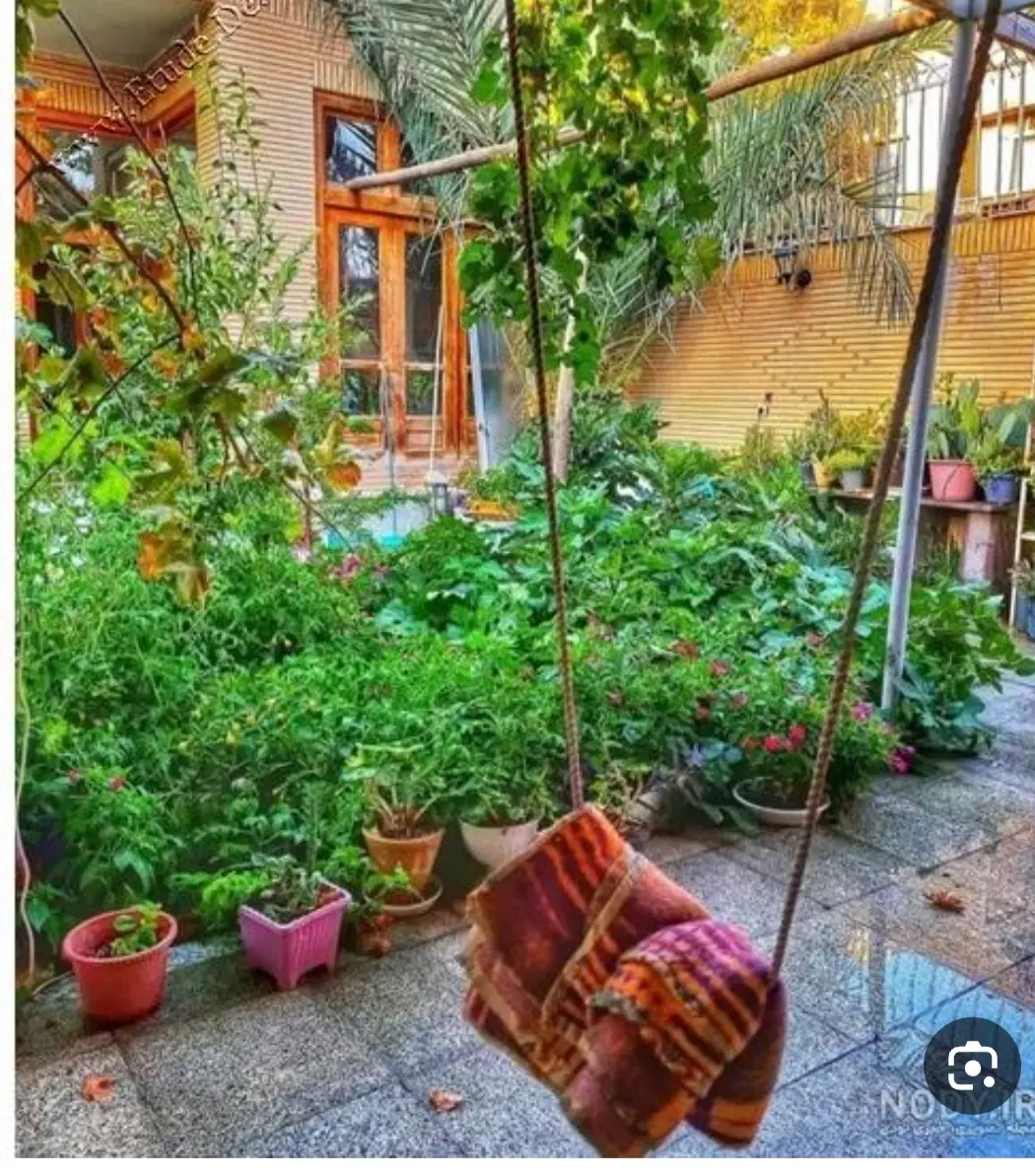 منزل دو طبقه مسکونی