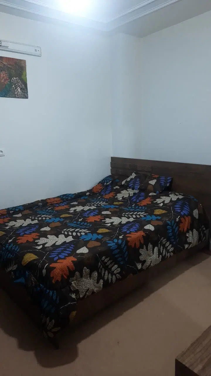 منزل باغ دریاچه