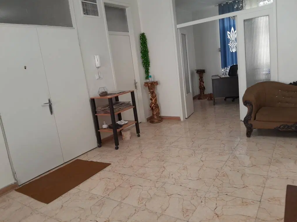 بهترین لوکیشن خیابان کارگر...مقابل هایپراستار