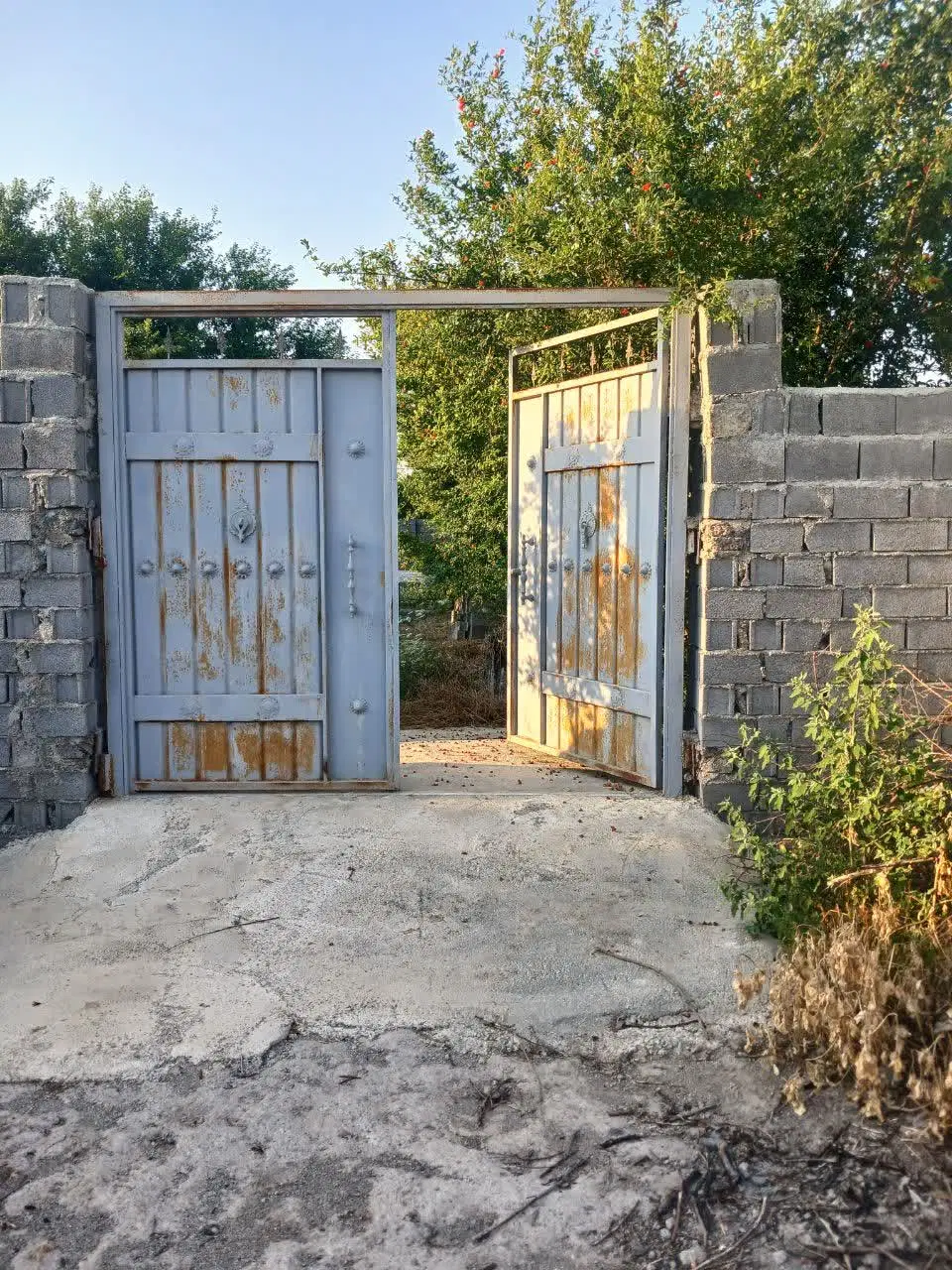 زمین مسکونی ۴۰۶متری