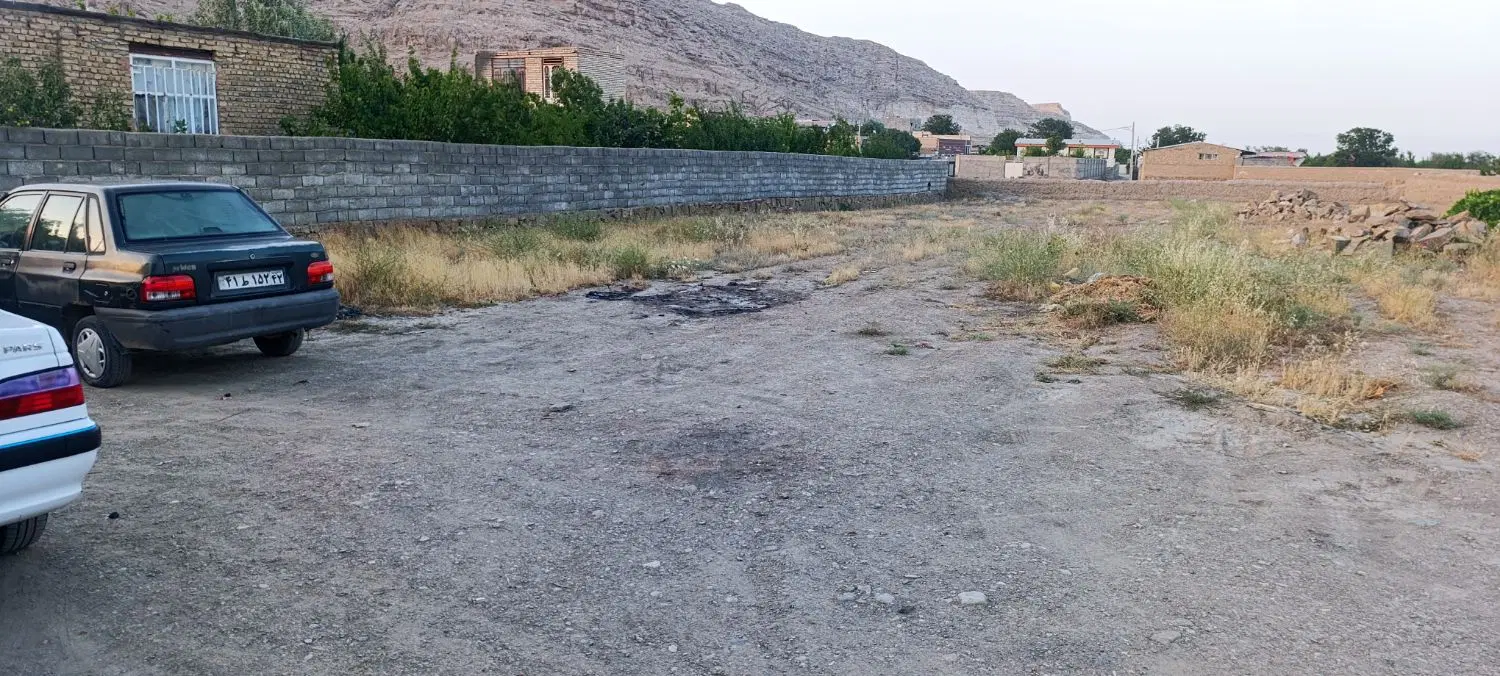 زمین فروشی