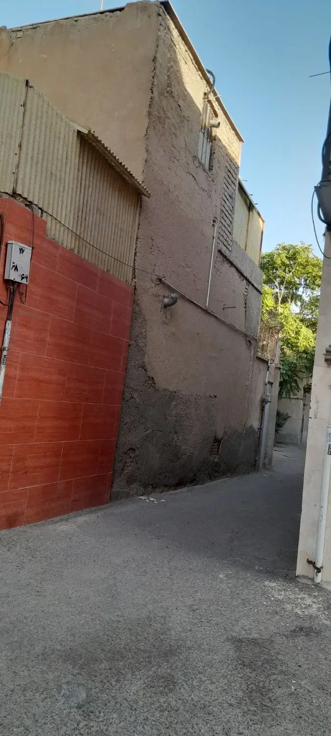 زمین فروشی
