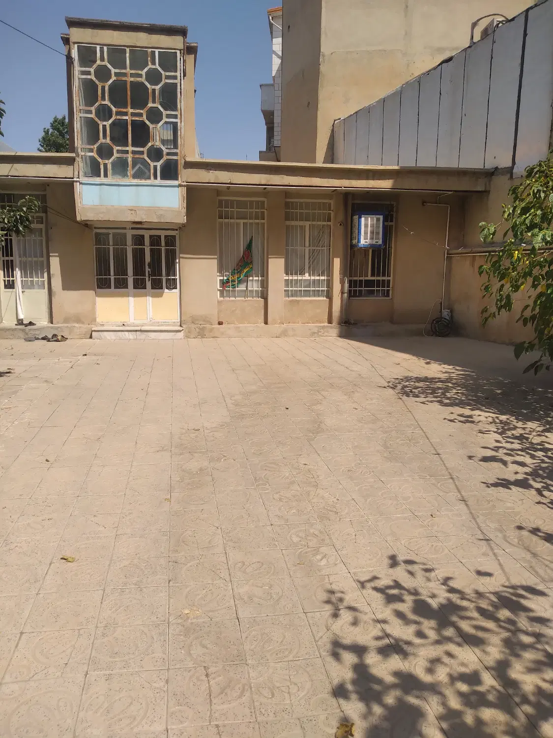 خانه و زمین شادآباد