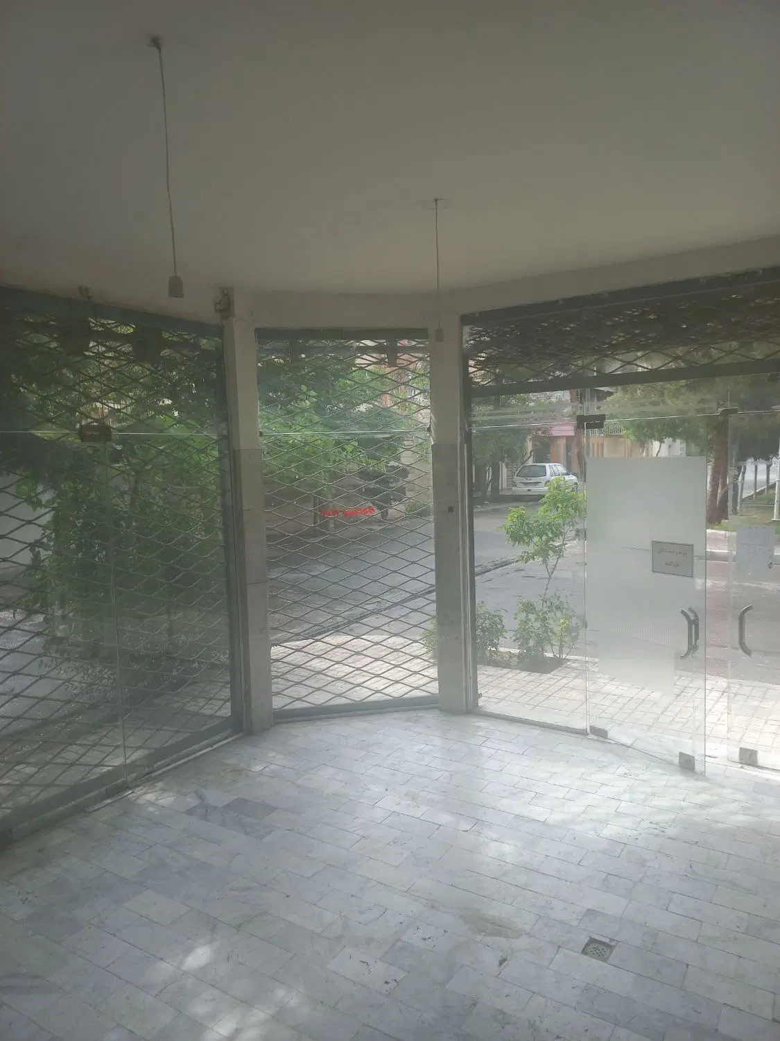 اجاره مغازه ۳۰ متری در وکیل آباد