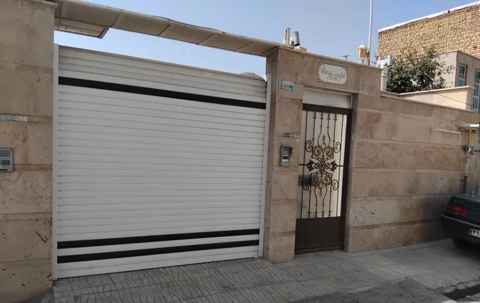 خانه در ۱۵ متری فوتبال