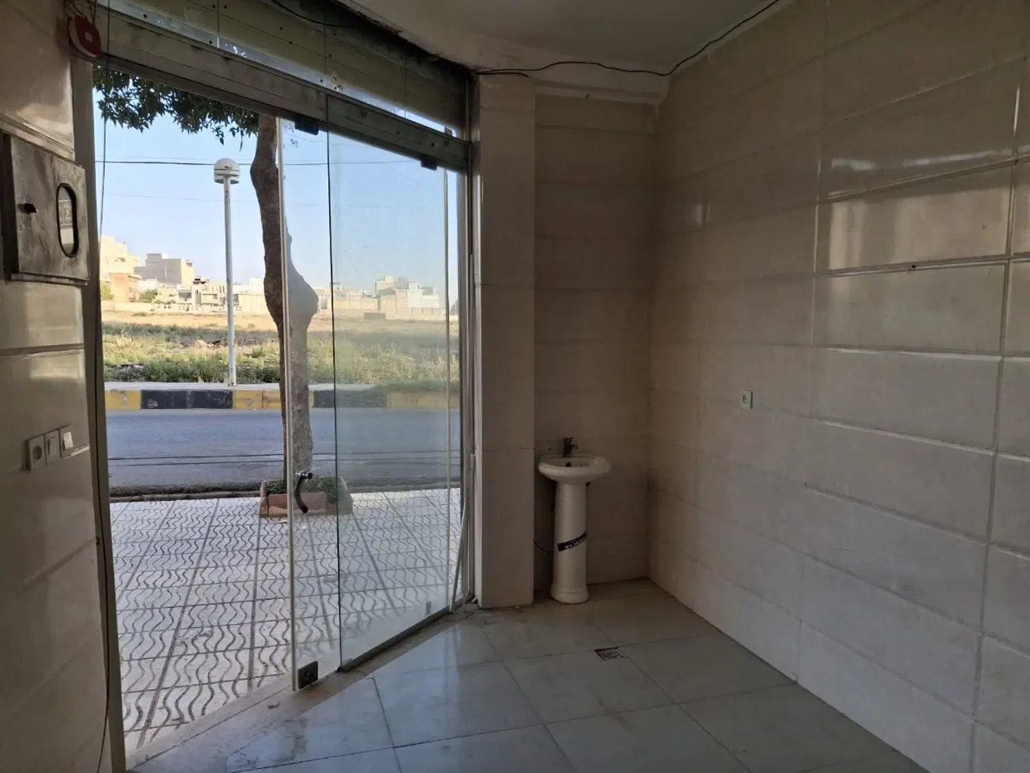 اجاره مغازه در 24 متری ولیعصر