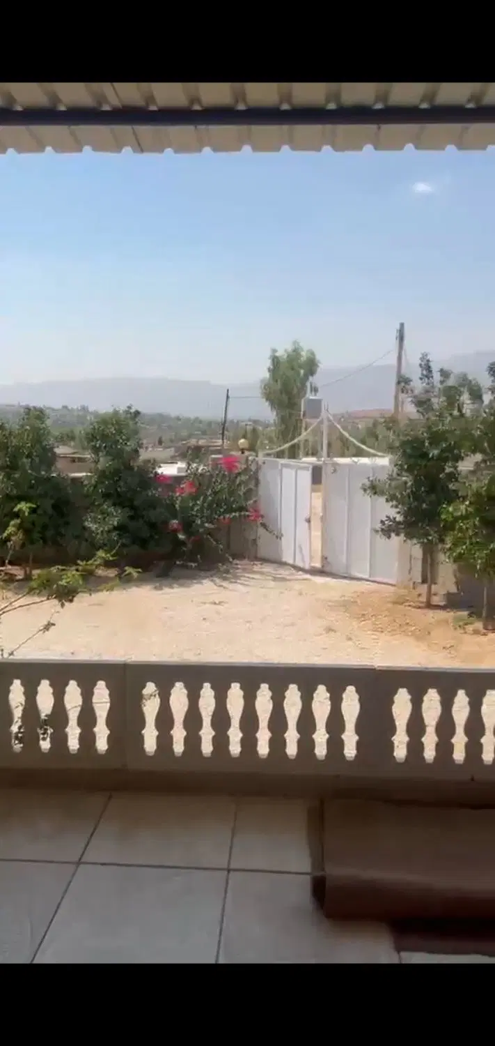 باغ شهری شیراز شهرک باغ نشاط.خونه سه خواب داخلش