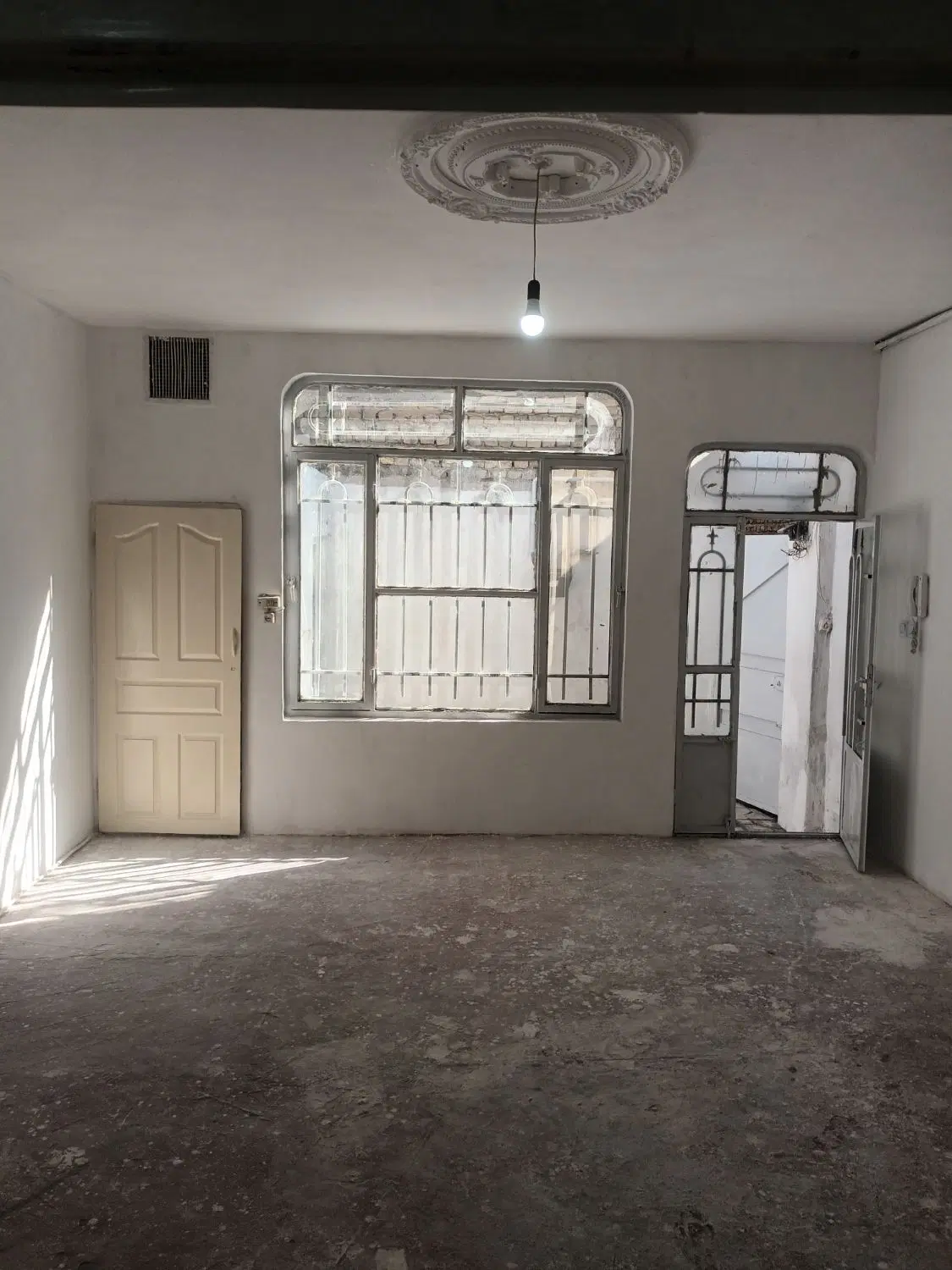 خانه ویلایی  دربست ۶۰ متری