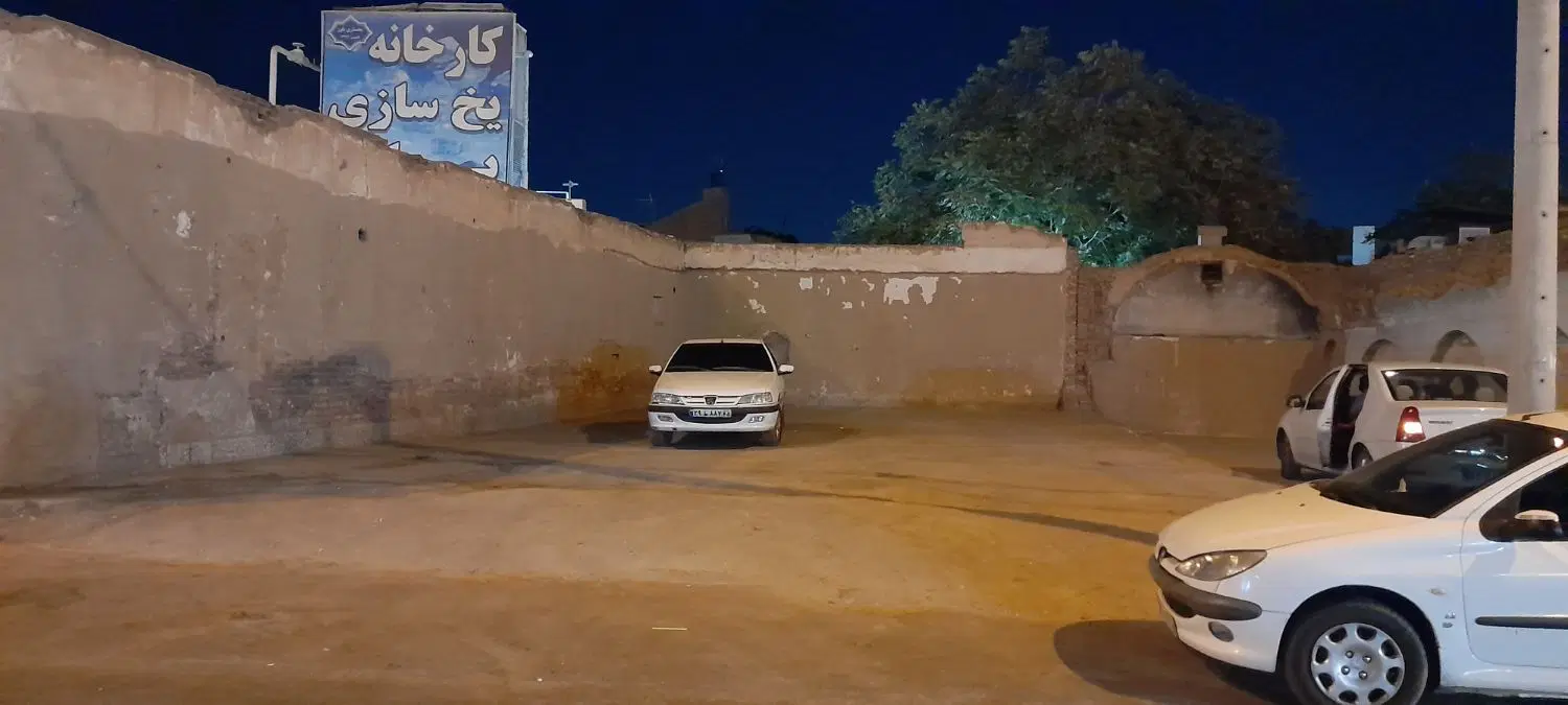 زمین چهارراه احمدی پل ۹ دی