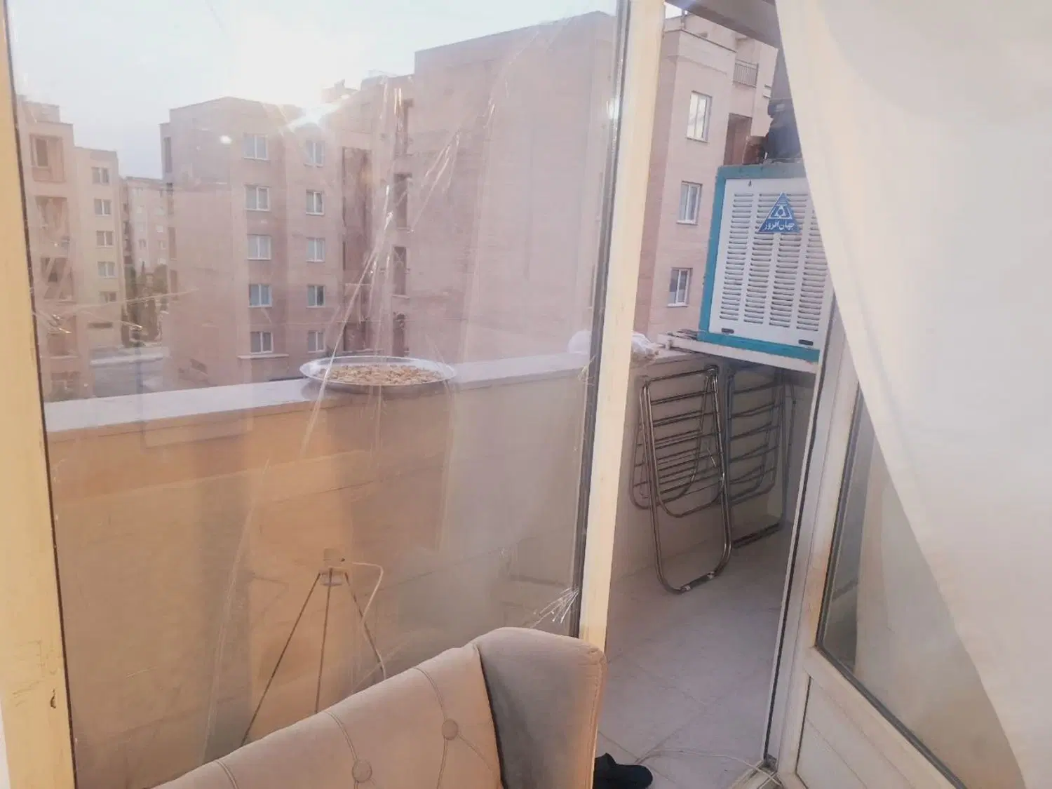 فروش‌واحدe4برخیابان‌مهرانریش