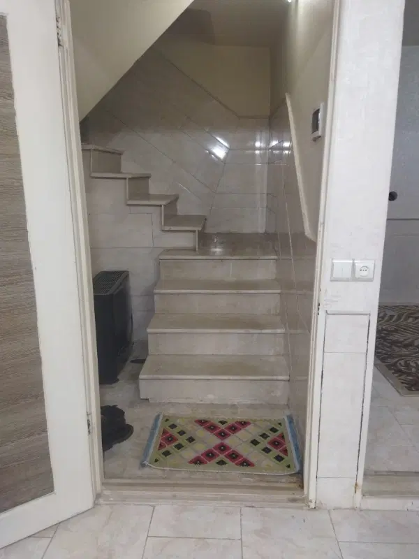 منزل دو طبقه