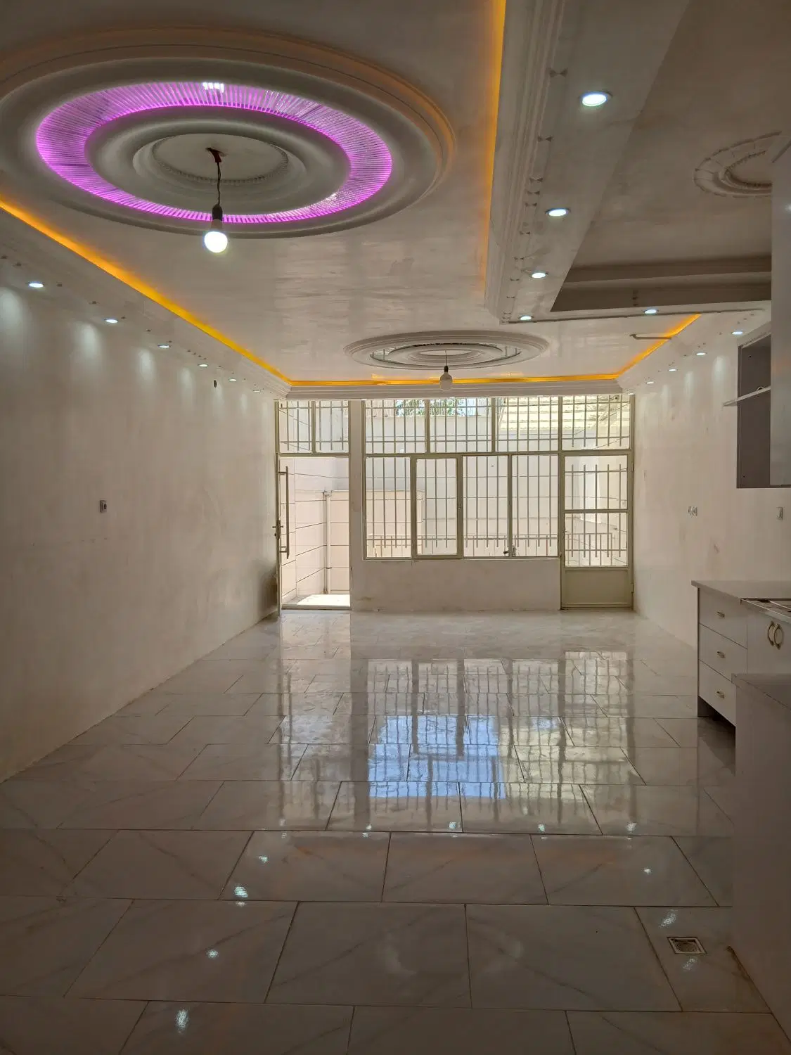 خانه دو طبقه