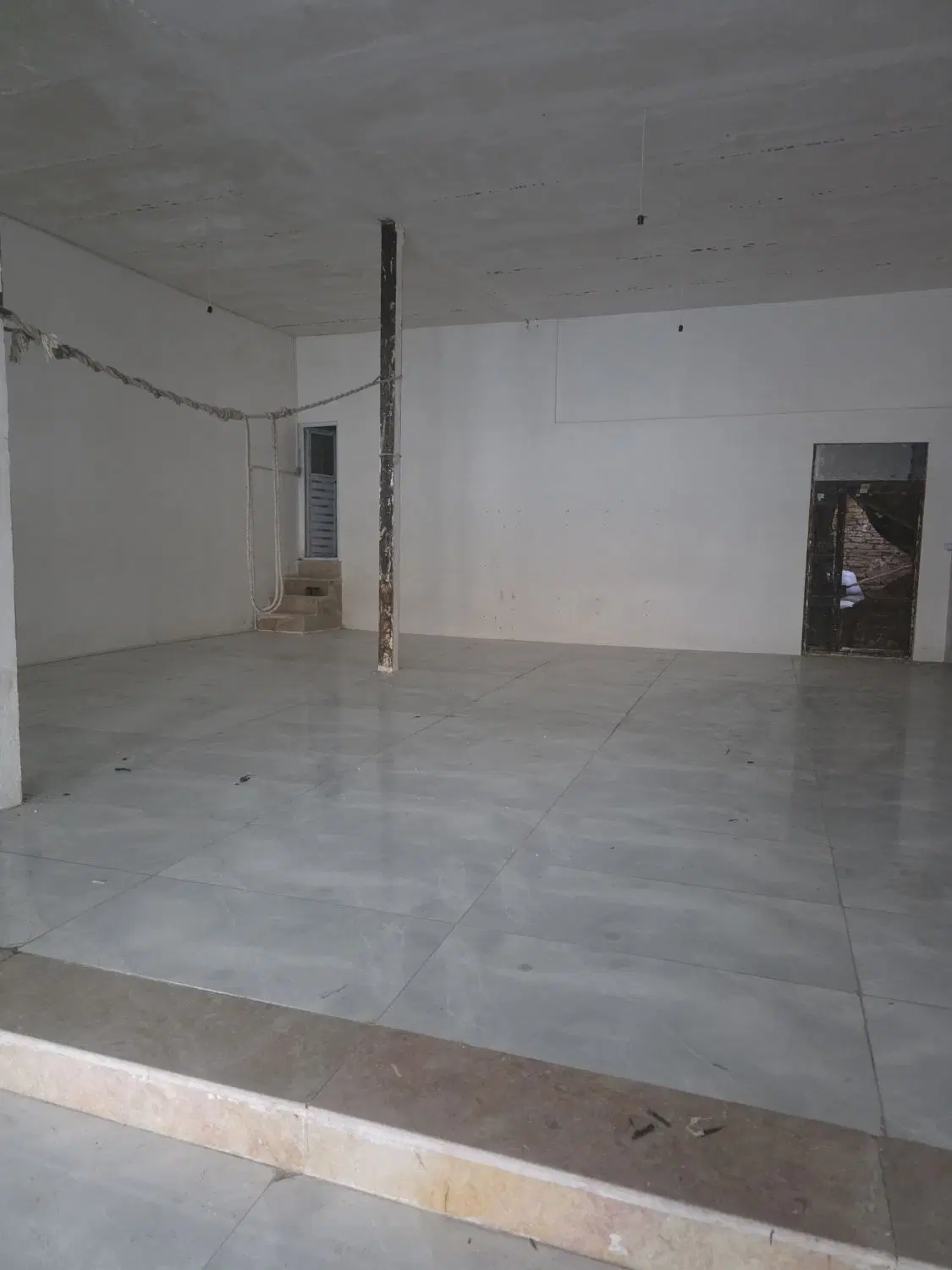 مغازه ۱۶۰ متری رهن‌اجاره گلشاد