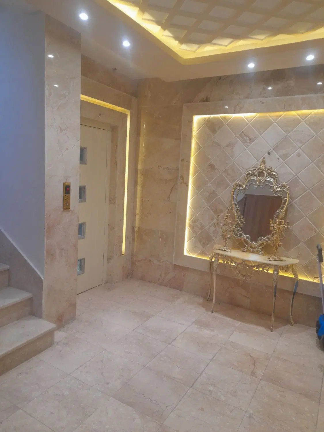 اجاره آپارتمان ۳خوابه پارکت طبقه اول