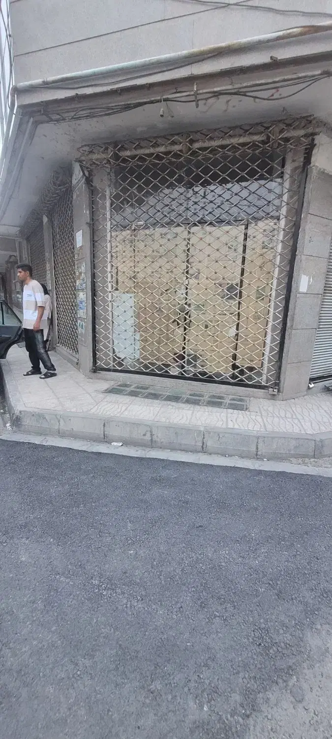 مغازه سر نبش