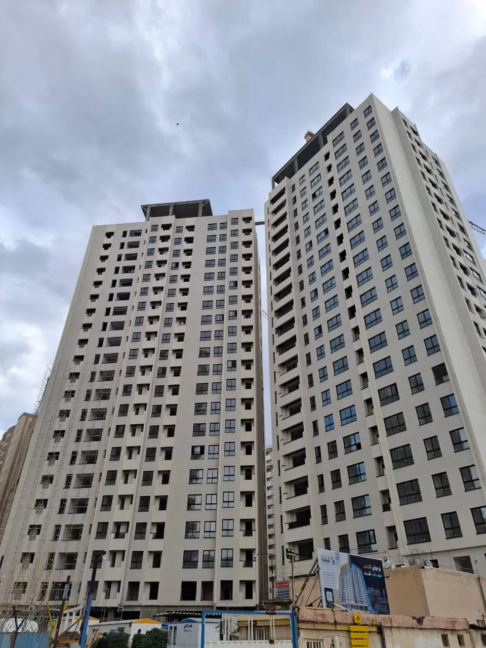 ۹۲ متر برج لوکس آفتاب مهتاب شرکت نفت دریاچه چیتگر