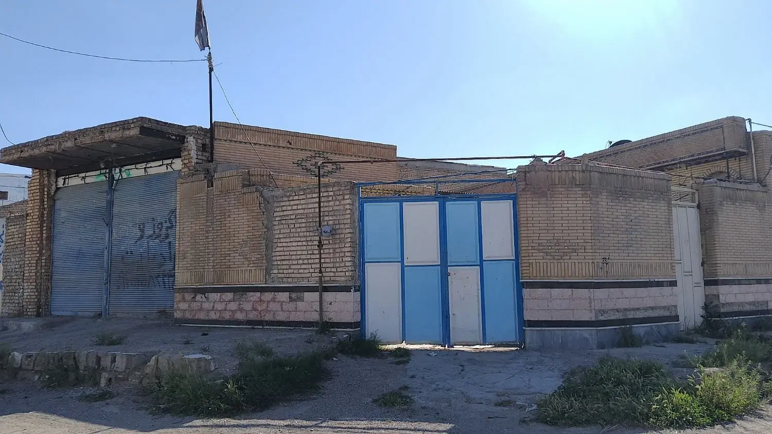 خانه با مغازه 30متر تجاری خیابان بارفروشی