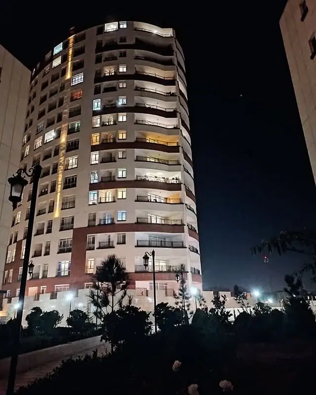 واحد ۲۰۰ متری باغ برج گلها