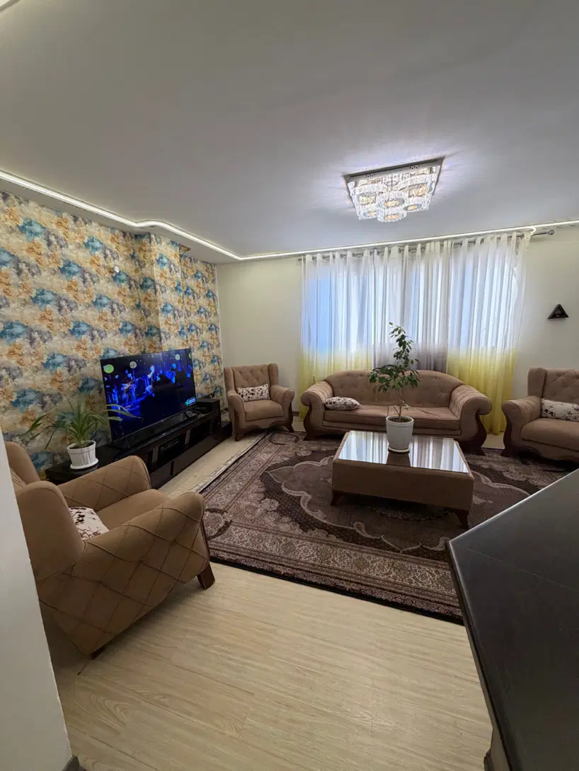 مبله مولانا صدرا شیک و‌لوکس
