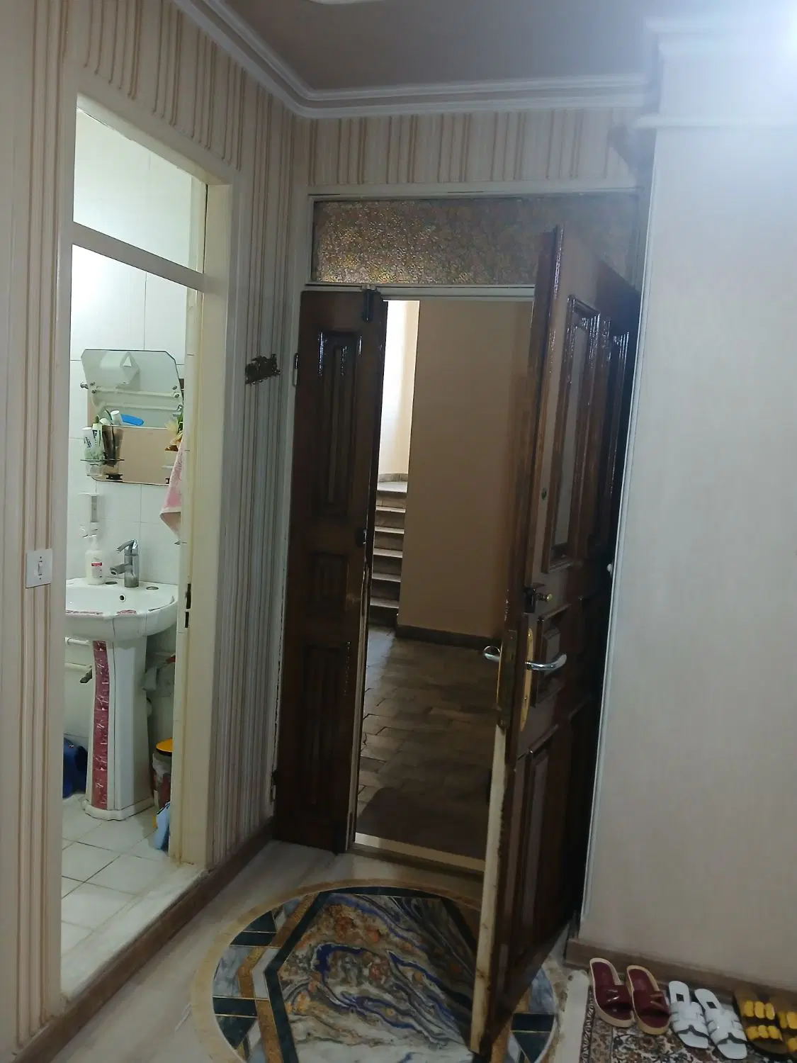 آپارتمان ۹۴ طبقه چهارم پارکینگ و آسانسور رسالت