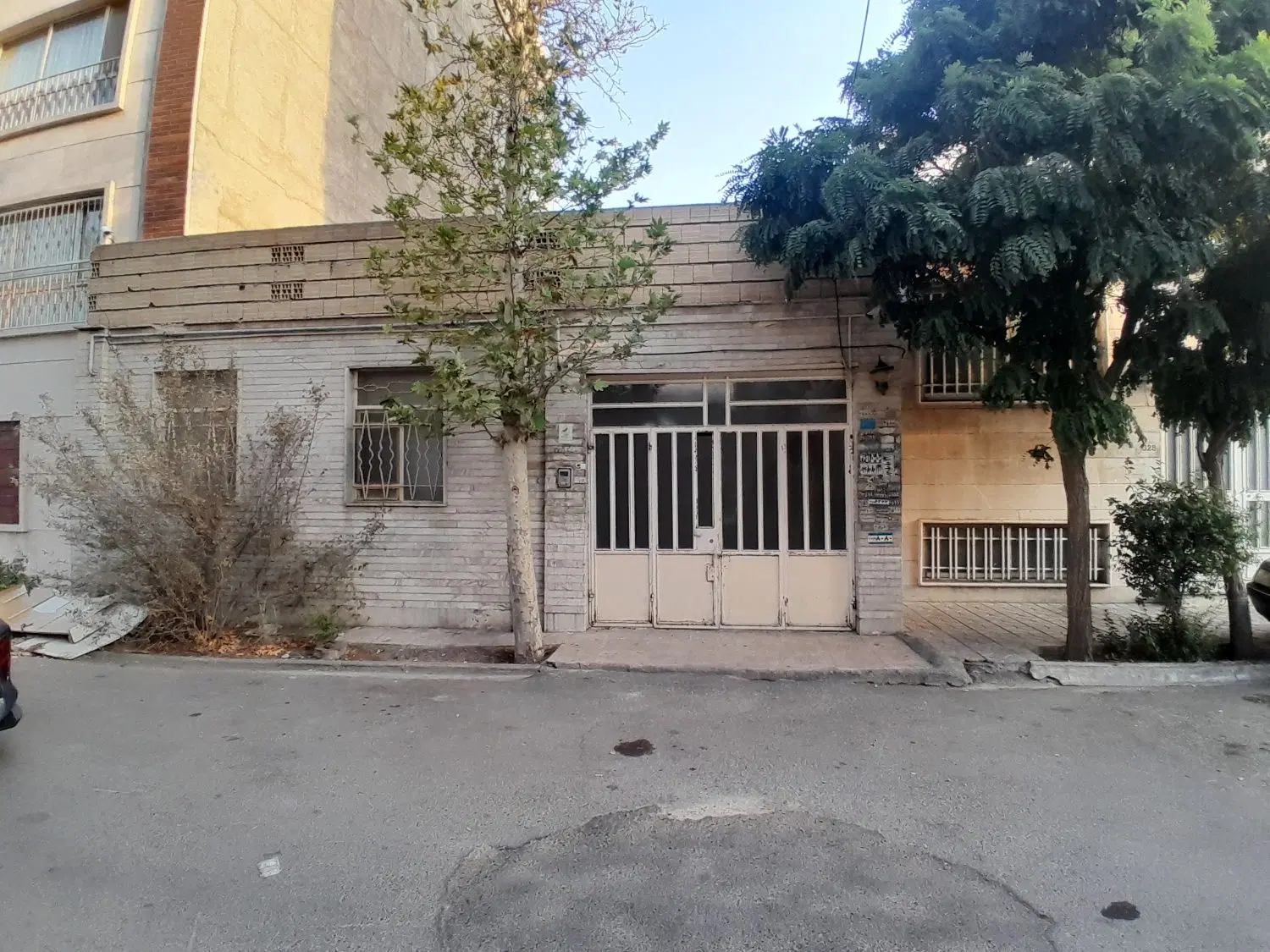 مومیوند فروش ویلایی ۲۷۰ متر سندو پایان کارم داره