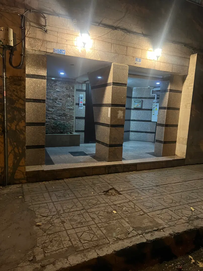 فروش ۱۳۰متر سعادت‌آبادنیاز به بازسازی پارکینگ سندی