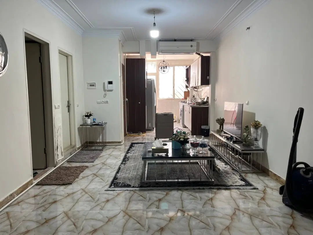 اپارتمان تک واحدی ۱۱۵متر که ۲۵ متر بالکن دارد