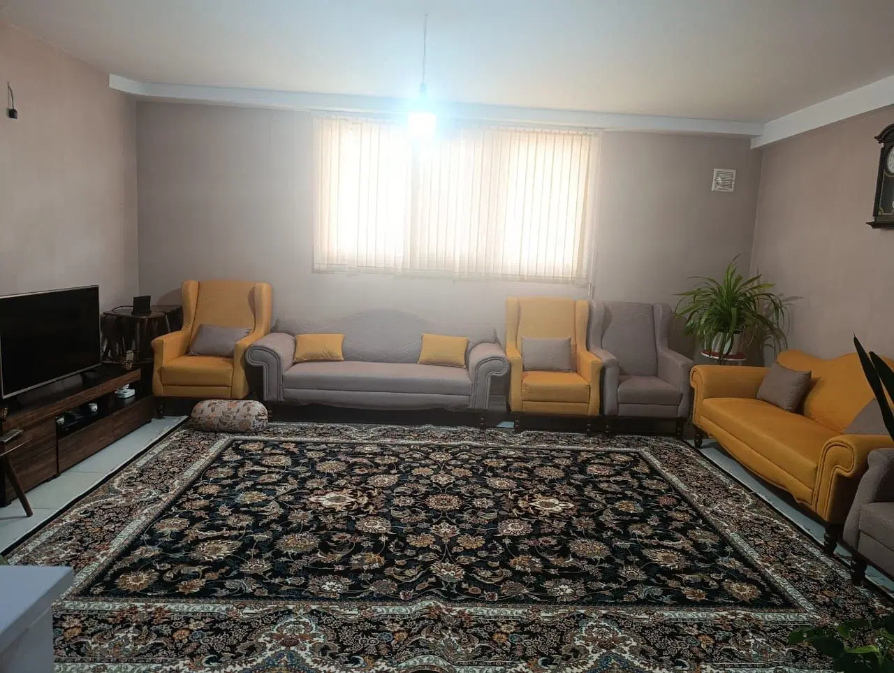 صدرا منزل ۱۰۵ متری۲خواب بناسازان رمضان