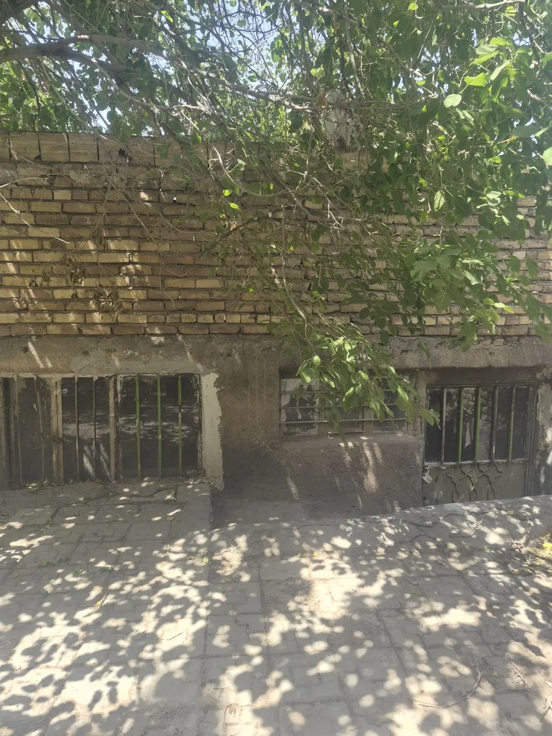 زیر زمین ۴۵متری  با حیاط مستقل