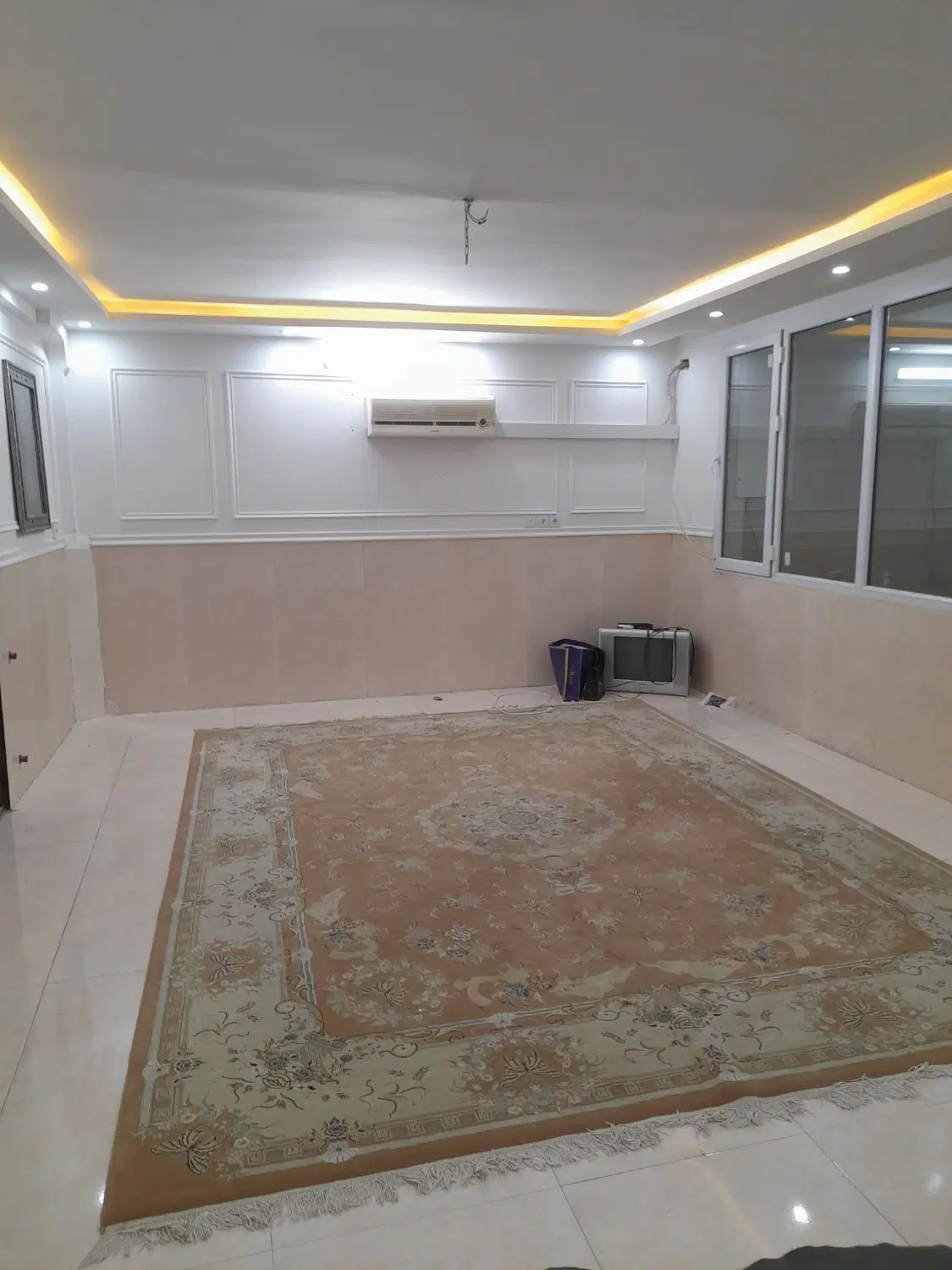 طبقه همکف راه جدا.