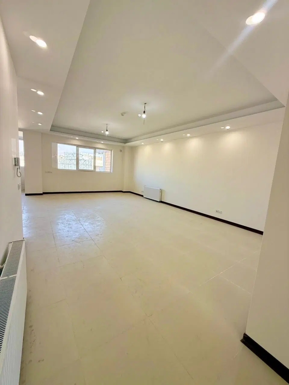 اپارتمان سنددار ۱۱۰متری خام نوساز