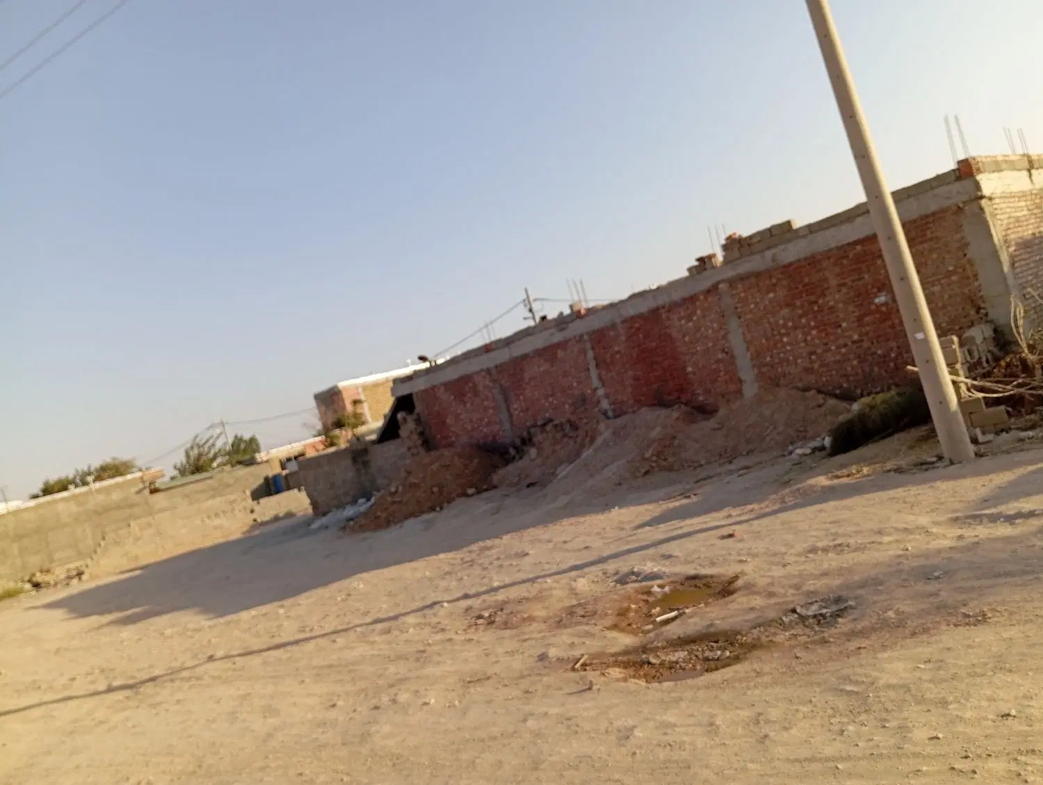 زمین فروشی