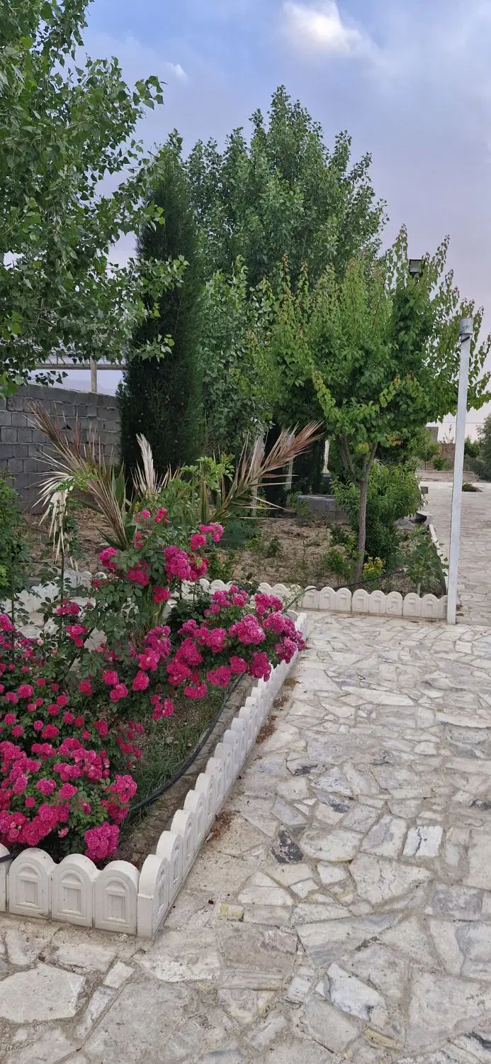 زمین هفت باغ دهکده مهستان