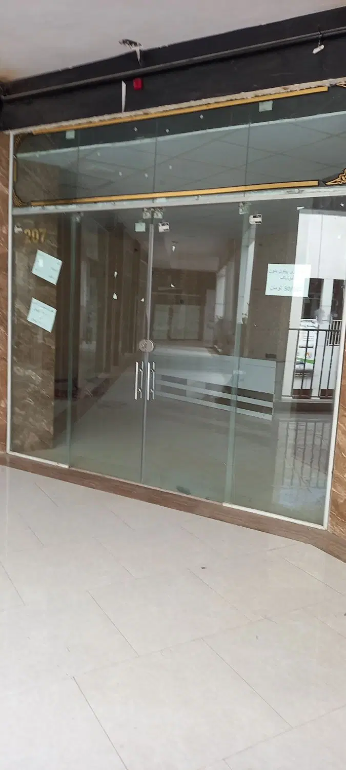 مغازه تجاری  ۲۵ متری آسانسور دار