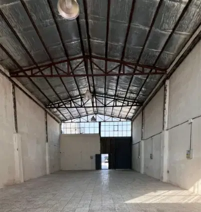 فروش یک باب سالن با محوطه