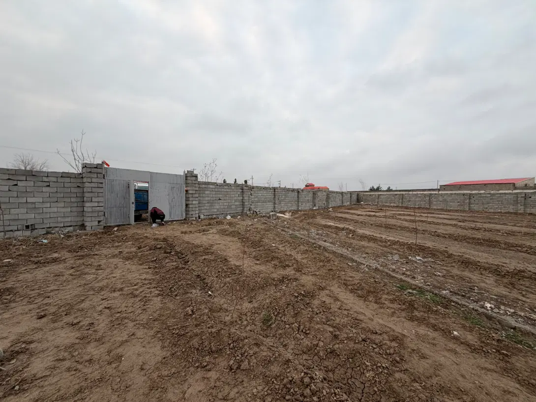 زمین ۵۰۰متری ملکی دوردیوار اول شاهنامه۷۶داخل مجتمع
