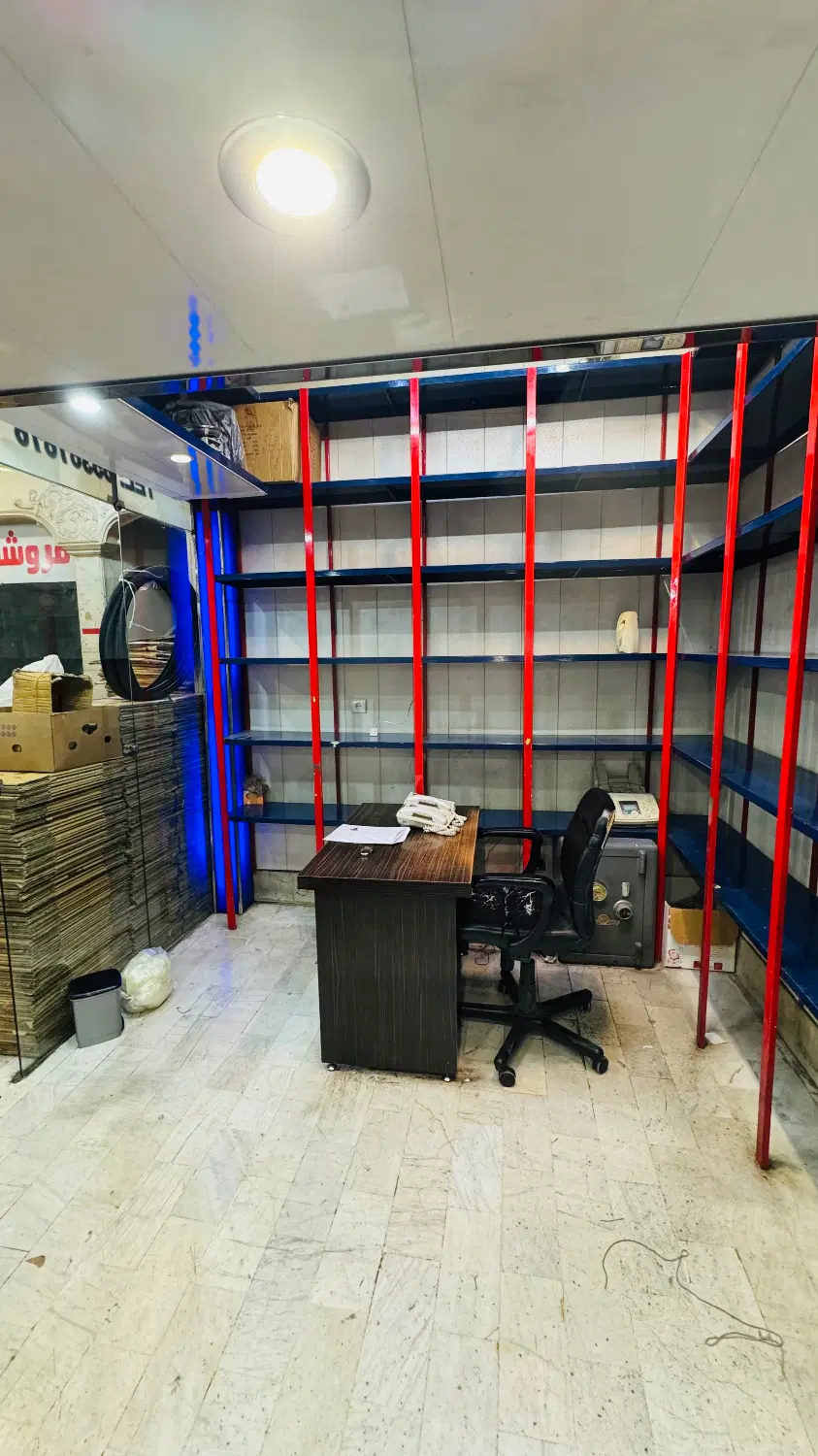 مغازه ۱۴ متری